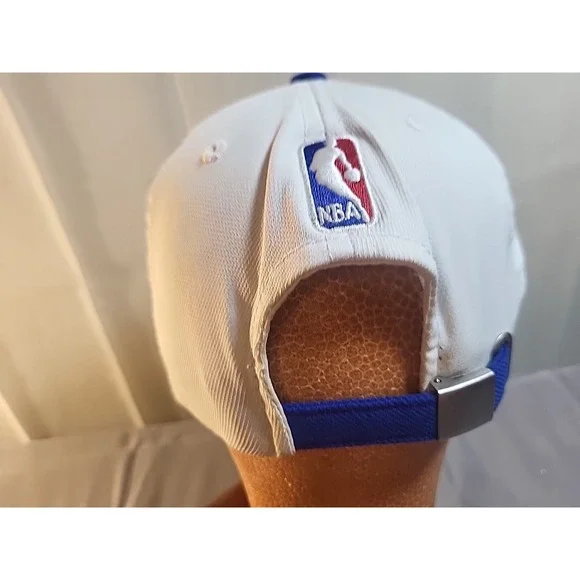 Adidas New York Knicks NBA Strapback Hat. - Picture 4 of 12